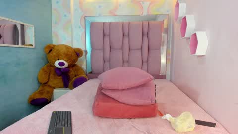 ZEPHYRA ANGELS online show from 12/31/24, 04:25