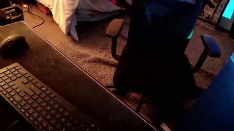 Snapshot of zerces111 chatting on 12/09/24, 12:45 Zerces online show from 12/09/24, 12:45