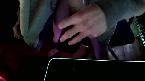 Snapshot of zerces111 chatting on 01/05/25, 12:53 Zerces online show from 01/05/25, 12:53