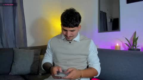 Snapshot of zereff_ chatting on 05/24/26, 05:01 zeref online show from 05/24/26, 05:01