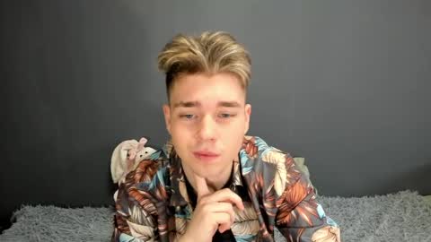 Ethan online show from 04/21/26, 02:04