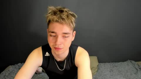 Ethan online show from 04/30/26, 02:51