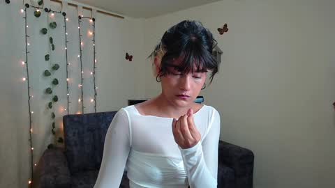 Snapshot of zero__o chatting on 02/05/25, 10:19 ZERO online show from 02/05/25, 10:19