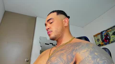 Snapshot of zeus_strong93 chatting on 02/12/25, 10:59 zeus strong online show from 02/12/25, 10:59