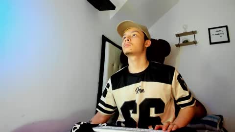 zeus online show from 10/23/25, 02:11