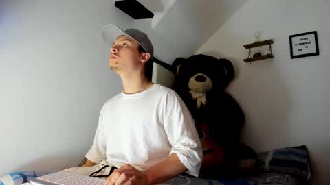 zeus online show from 10/25/25, 07:08