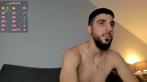 Snapshot of zeyn_edwards chatting on 11/25/25, 12:05 ZEYN online show from 11/25/25, 12:05