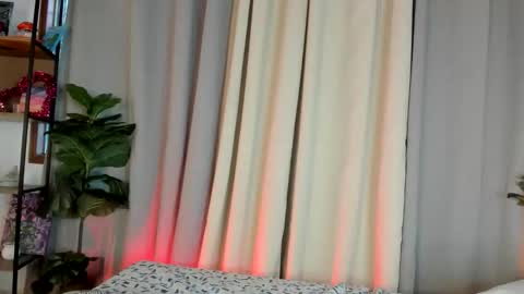 Snapshot of zhafiro_ chatting on 02/18/26, 05:20 Zhafi online show from 02/18/26, 05:20