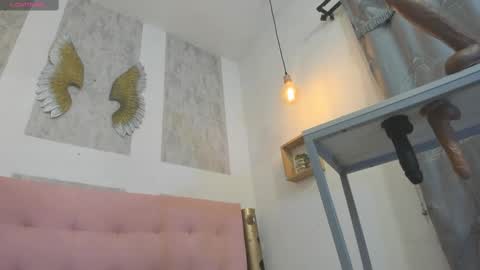 ZHAMIRA  ANDRES online show from 09/30/25, 09:53