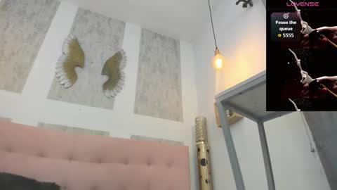 ZHAMIRA  ANDRES online show from 02/19/26, 08:27