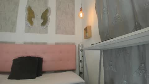 ZHAMIRA  ANDRES online show from 03/15/26, 08:04