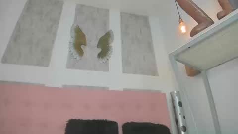 ZHAMIRA  ANDRES online show from 03/16/26, 09:30