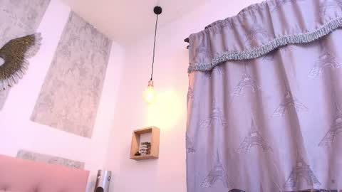 Snapshot of zhamira_21 chatting on 07/04/26, 08:26 ZHAMIRA ANDRES online show from 07/04/26, 08:26