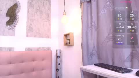 Snapshot of zhamira_21 chatting on 07/12/26, 08:11 ZHAMIRA ANDRES online show from 07/12/26, 08:11
