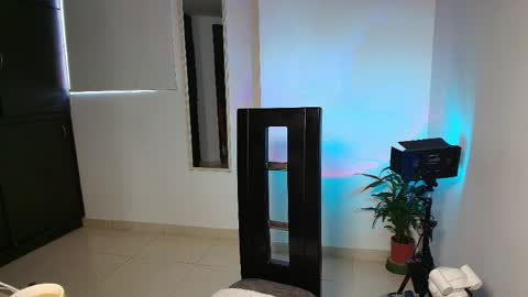 Zhara online show from 05/20/26, 12:44