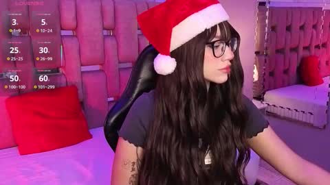 Zhara  online show from 12/17/25, 01:06