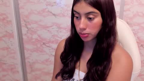 Snapshot of zharyt_18 chatting on 10/17/25, 12:36 Sharit Robins online show from 10/17/25, 12:36