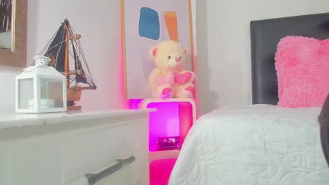 zhia  zeus online show from 03/17/26, 11:52