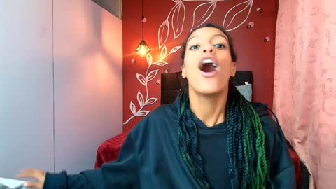 Zia Green online show from 01/07/25, 03:23