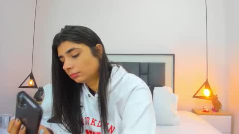 zia online show from 11/18/25, 12:20