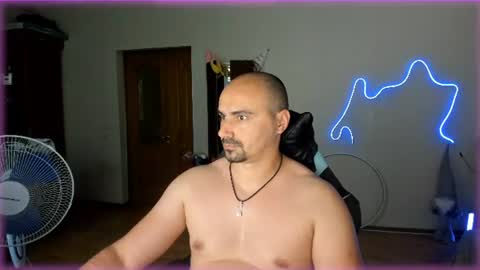 Snapshot of ziesh chatting on 06/15/26, 04:20 Ziesh online show from 06/15/26, 04:20