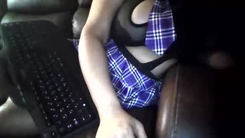 Snapshot of zimzim_ chatting on 12/17/25, 11:05 zimzim_ online show from 12/17/25, 11:05