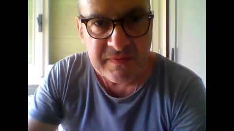 Snapshot of zino9372 chatting on 09/16/25, 01:01 zino9372 online show from 09/16/25, 01:01