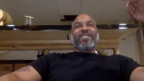 Snapshot of zionlion22 chatting on 12/22/24, 02:28 zionlion22 online show from 12/22/24, 02:28