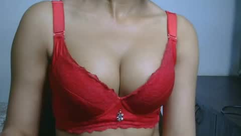 Snapshot of ziyaa_1 chatting on 07/05/26, 03:45 Ziyaa online show from 07/05/26, 03:45