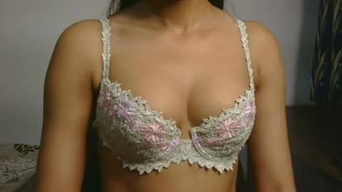 Snapshot of ziyaa_1 chatting on 07/07/26, 03:53 Ziyaa online show from 07/07/26, 03:53