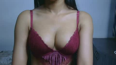 Snapshot of ziyaa_1 chatting on 07/14/26, 04:06 Ziyaa online show from 07/14/26, 04:06
