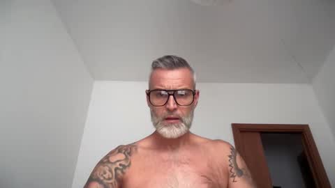 zkopa69 online show from 10/22/25, 03:12