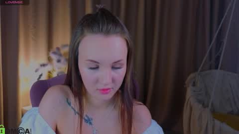 Snapshot of zlata__fox chatting on 10/13/25, 04:18 Zlata Mon Tue Thu Fri Sun Sa GMT 3 0000pm - 0600pm online show from 10/13/25, 04:18