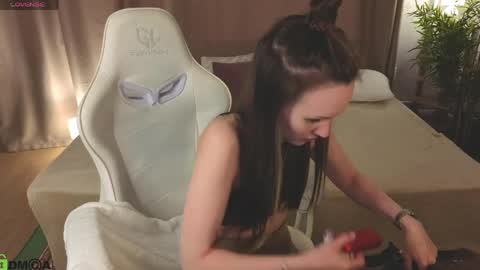 Zlata  Mon Tue Thu Fri Sun Sa GMT 3 0000pm - 0600pm  online show from 03/28/26, 09:09