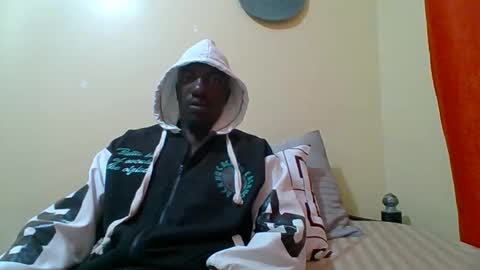 Zlatann2012 online show from 10/17/25, 01:53