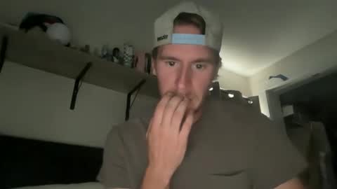 Snapshot of zmac0214 chatting on 10/25/25, 04:24 Gregm0419 online show from 10/25/25, 04:24