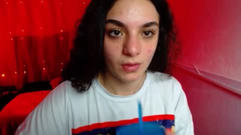 Snapshot of zoe_0111 chatting on 02/14/25, 09:21 zoe_0111 online show from 02/14/25, 09:21