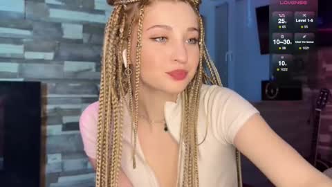 Snapshot of zoe__0 chatting on 03/09/25, 04:22 Zoe online show from 03/09/25, 04:22