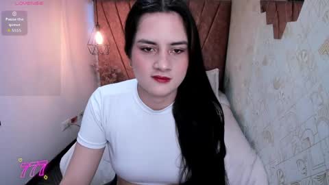 ZOE TAYLOR online show from 05/20/26, 11:27