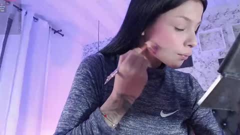 Snapshot of zoe_babygiirl chatting on 03/07/25, 01:18 Salome online show from 03/07/25, 01:18
