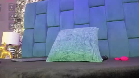 zoe_blosson online show from 07/14/26, 06:57