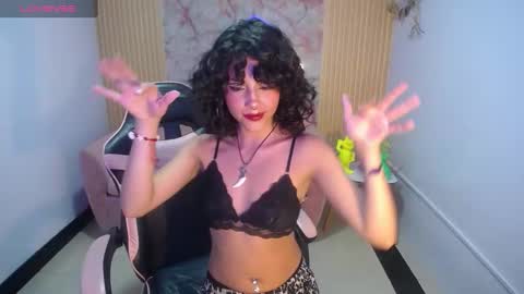 zoe_ch_ online show from 01/07/25, 09:25