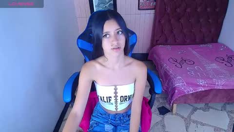 Snapshot of zoe_connor19 chatting on 01/31/25, 12:07 Z O E online show from 01/31/25, 12:07