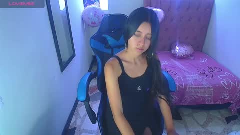 Snapshot of zoe_connor19 chatting on 02/08/25, 08:42 Z O E online show from 02/08/25, 08:42