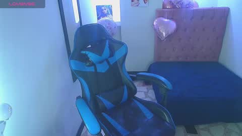 Snapshot of zoe_connor19 chatting on 02/09/25, 02:49 Z O E online show from 02/09/25, 02:49