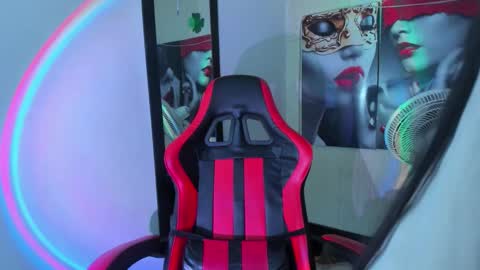 Snapshot of zoe_connor19 chatting on 09/25/25, 08:45 Z O E online show from 09/25/25, 08:45