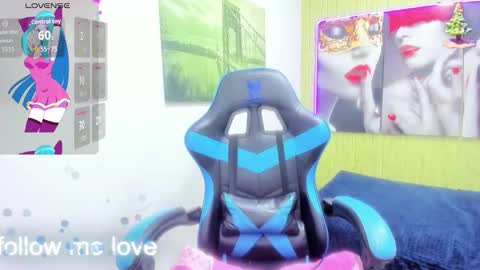 Snapshot of zoe_connor19 chatting on 12/04/25, 09:56 Z O E online show from 12/04/25, 09:56