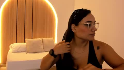 Zoe  online show from 09/13/25, 12:16