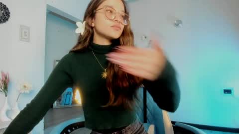 zoe_dear online show from 05/12/26, 02:14