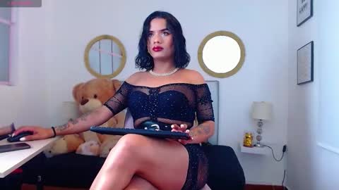 zoe_hecate online show from 10/21/25, 02:23